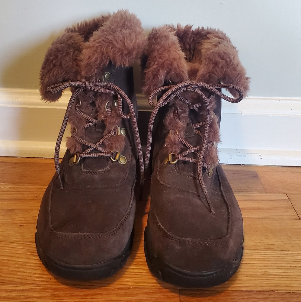 Natural Reflections hiking boots